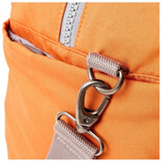 Sac de sport Roka Gatwick de taille moyenne en toile recyclée - Orange atomique