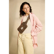 Sac Banane Rectangulaire Hindbag Harry - Léopard Marron Cannelle