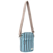 Sac à bandoulière en toile recyclée Roka Bond - Rayure bleue