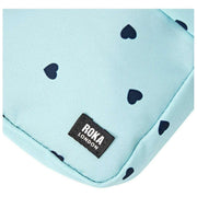 Sac à bandoulière en toile recyclée Roka Bond - Bleu/Cœurs bleus