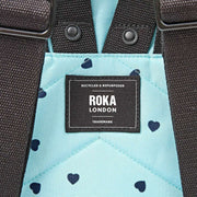 Petit sac à dos en toile recyclée Roka Canfield B - Bleu/Cœurs bleus