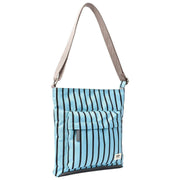 Sac à bandoulière Roka Kennington B Medium en toile recyclée - Rayure bleue