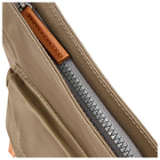 Sac à bandoulière Roka Kennington B Medium en nylon recyclé - Marron armée