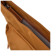 Sac à bandoulière Roka Kennington B Medium en nylon recyclé - Marron biscuit