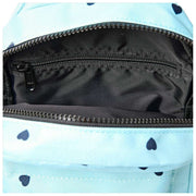 Roka Willesden B Grand sac à bandoulière en toile recyclée - Bleu/Cœurs bleus